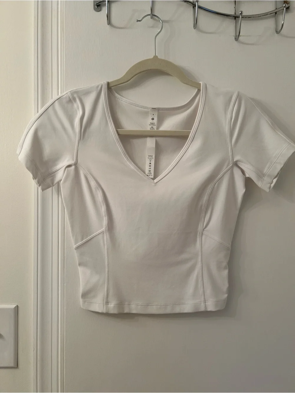 Lululemon - Nulu cropped slim short sleeve